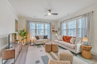 Rock Springs Village in Atlanta, GA - Foto de edificio - Building Photo