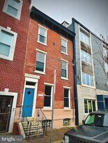 911 S 16th St in Philadelphia, PA - Building Photo