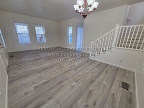 3855 Louis Krohn Dr in Santa Rosa, CA - Building Photo - Building Photo