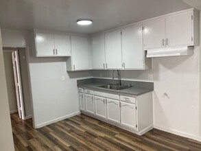 01600-1230 in Los Angeles, CA - Building Photo - Interior Photo