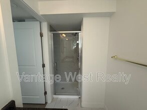 907 Sutherland Ave in Kelowna, BC - Building Photo - Building Photo