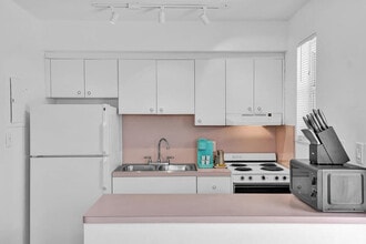 851 N Surf Rd in Hollywood, FL - Building Photo - Building Photo
