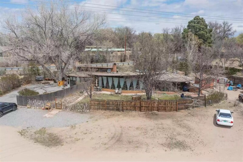 28 NM-503 in Santa Fe, NM - Foto de edificio