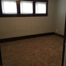 4422 9th Ave in Rock Island, IL - Building Photo - Building Photo
