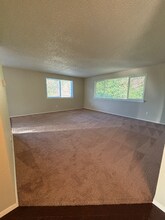 1626 Kent Des Moines Rd-Unit -C in Des Moines, WA - Building Photo - Building Photo