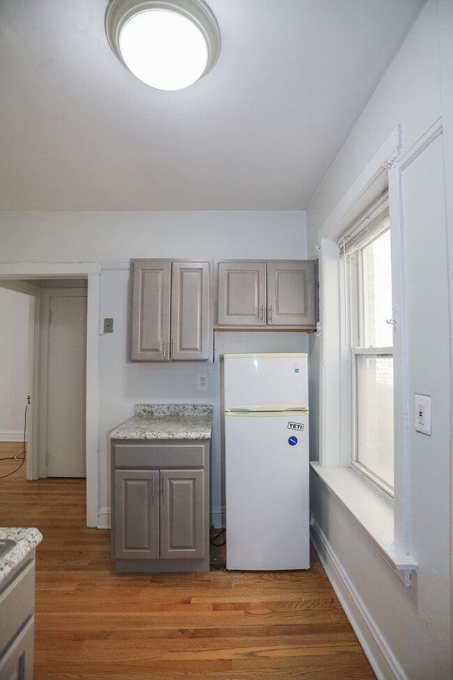 652 W Oakdale Ave, Unit 3N in Chicago, IL - Building Photo - Building Photo