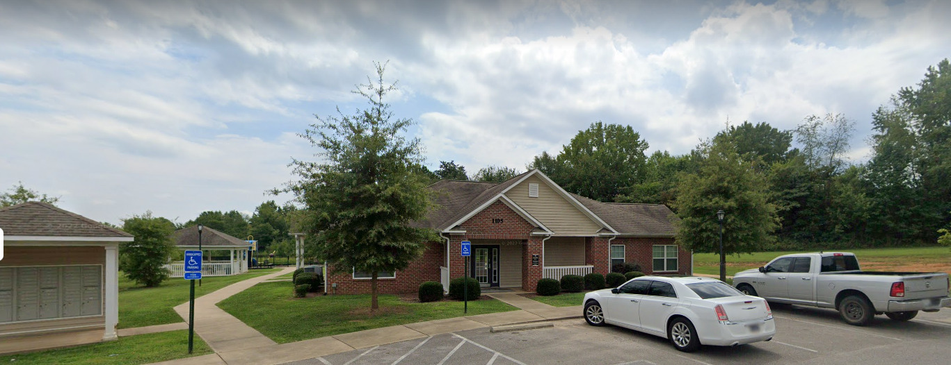 Canter Chase Apartments in Lawrenceburg, TN - Foto de edificio