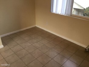 2833 E Sawyer St in Long Beach, CA - Building Photo - Building Photo