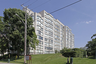 175 Cedar Ave in Richmond Hill, ON - Building Photo - Building Photo