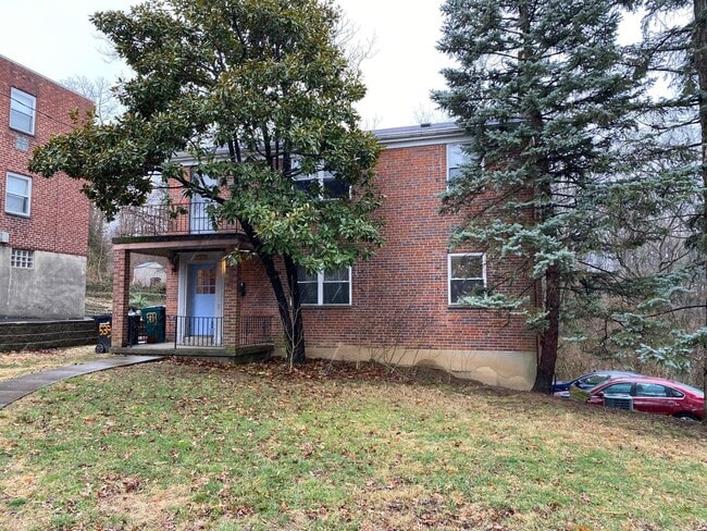 533 Riddle Crest Ln in Cincinnati, OH - Building Photo - Building Photo