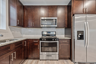 6335 S Ellis Ave in Chicago, IL - Building Photo - Building Photo