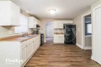 3045 Forestside Ln in College Park, GA - Foto de edificio - Building Photo