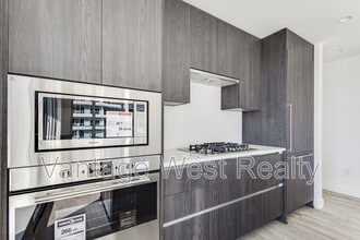 238 Leon Ave in Kelowna, BC - Building Photo - Building Photo