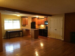 1443 Fernwood Glendale Rd, Unit A in Spartanburg, SC - Foto de edificio - Building Photo