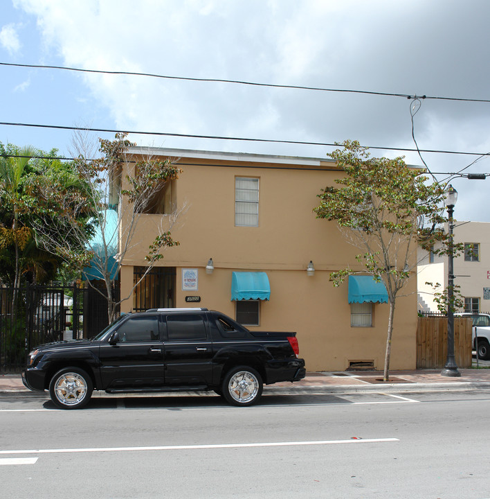 3522 Grand Ave in Miami, FL - Building Photo