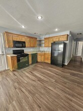 209 NW Sni-A-Bar Dr in Grain Valley, MO - Building Photo - Building Photo