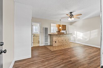 1427 West Parade Street in Long Beach, CA - Building Photo - Interior Photo