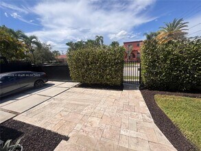 1700 SW 16th Ter in Miami, FL - Building Photo - Building Photo