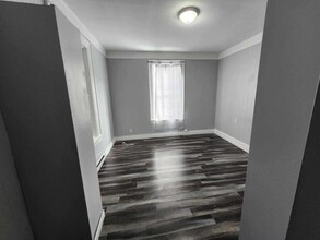 68-86 Elm St in Moncton, NB - Building Photo - Building Photo