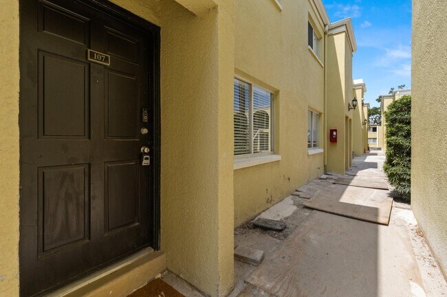 3206 W Azeele St in Tampa, FL - Building Photo - Building Photo