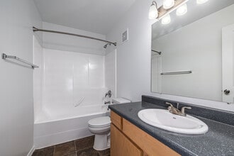 Legacy Springs in Riverton, UT - Foto de edificio - Interior Photo