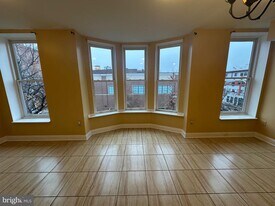 422 W Franklin St in Baltimore, MD - Building Photo