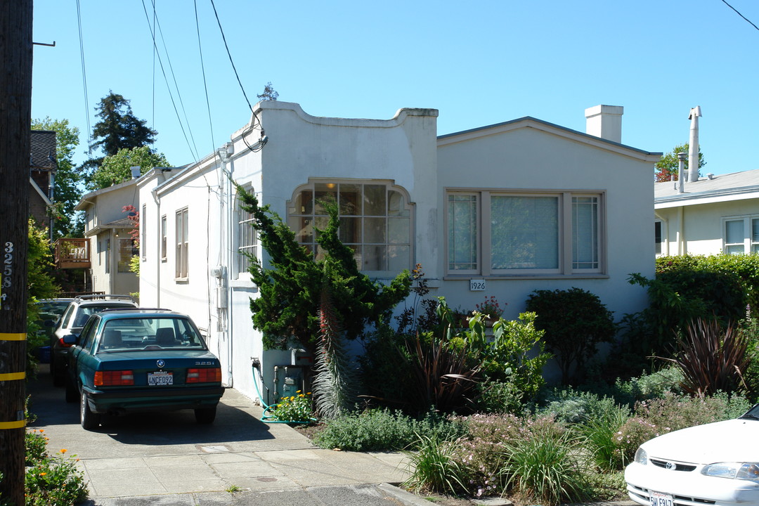 1926-1926A Oregon St in Berkeley, CA - Foto de edificio