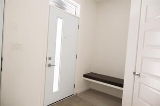 91 Fossil Crk Cres in Winnipeg, MB - Building Photo - Building Photo