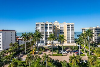 Waldorf in Naples, FL - Building Photo - Building Photo