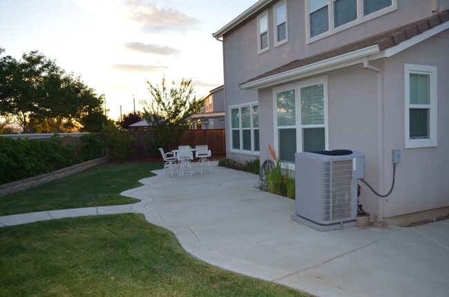 64 Narcissus Ct in Oakley, CA - Building Photo - Building Photo
