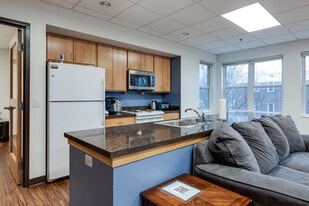 Rolling Hills Apartments in St. Paul, MN - Building Photo