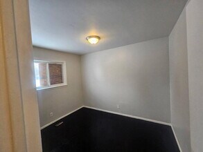 5509 Farmhill Rd in Flint, MI - Building Photo - Building Photo