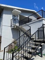 409 Lewis Ln in Pacifica, CA - Building Photo