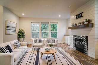 995 SE Olive Way in Estacada, OR - Building Photo - Building Photo