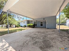 14 Steele St in Lampasas, TX - Building Photo - Building Photo