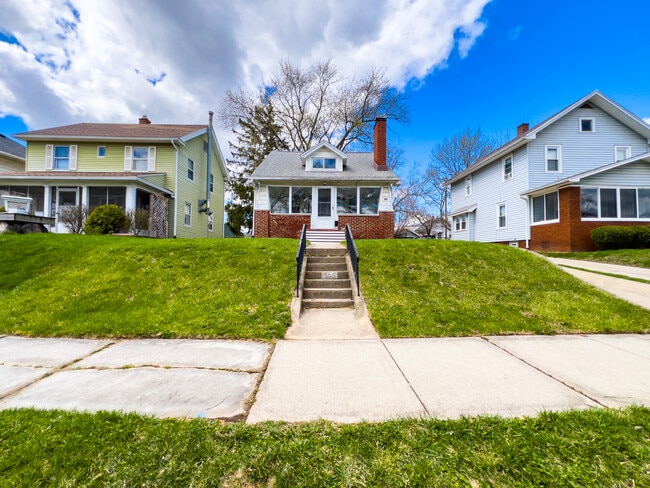 property at 464 Shasta Dr