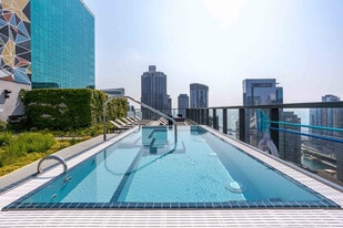 240 E Illinois St, Unit 1305 in Chicago, IL - Building Photo