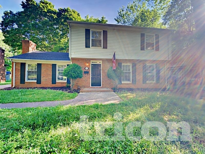 6520 Farmingdale Dr in Charlotte, NC - Building Photo