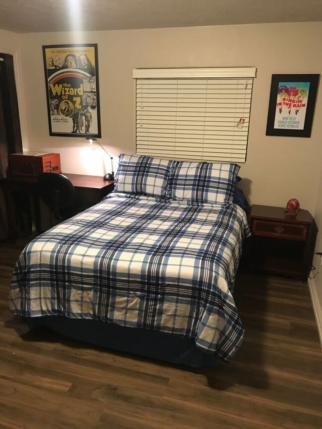 property at 340 W Millcreek Cir