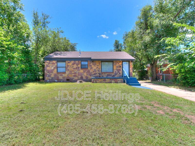 422 Wilson Dr in Midwest City, OK - Building Photo