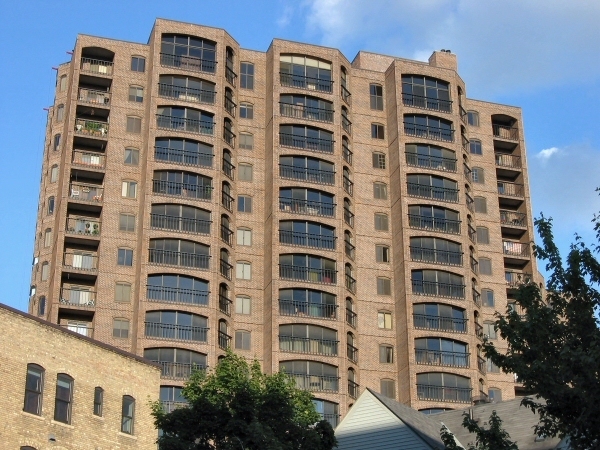 Loring Green West in Minneapolis, MN - Building Photo