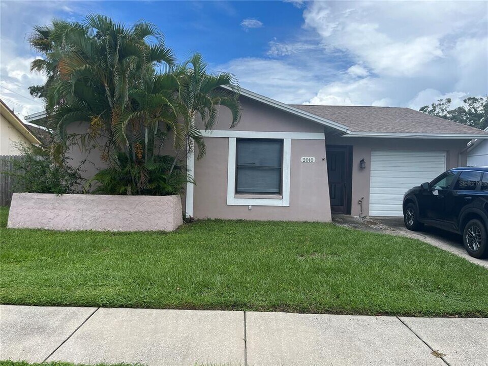 2010 Santiago Way S in Clearwater, FL - Building Photo
