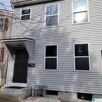 1039 Ferry St in Easton, PA - Building Photo