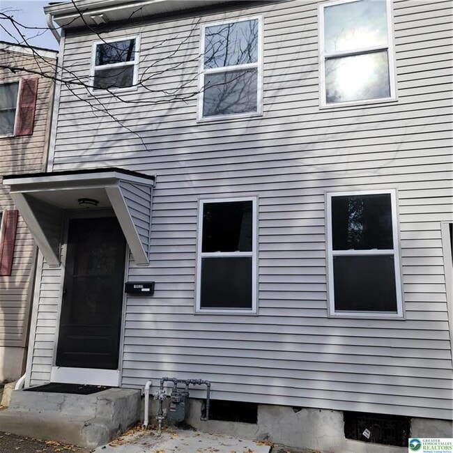 property at 1039 Ferry St