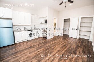 1700 Park St N in St. Petersburg, FL - Foto de edificio - Building Photo