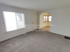 729 S Fir St in Kennewick, WA - Building Photo - Building Photo