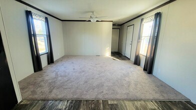 372 Utah Ct in Belleville, MI - Building Photo - Building Photo