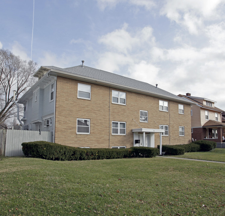 711 Salem Ave in Dayton, OH - Foto de edificio