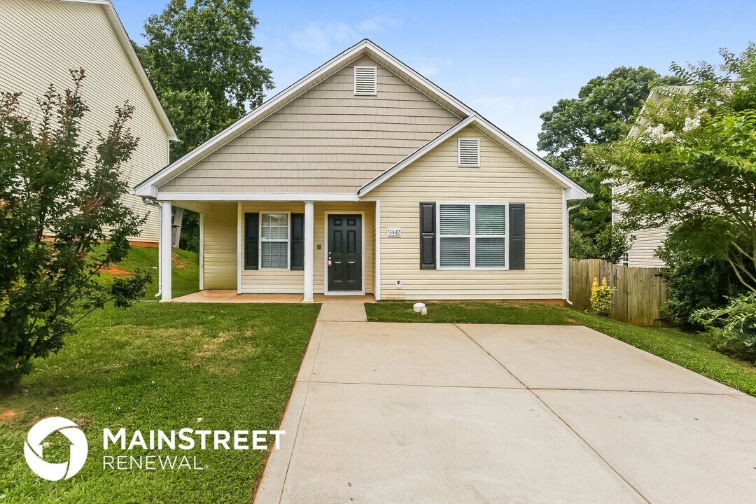 9442 Dewey Dr in Charlotte, NC - Foto de edificio