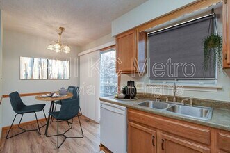 107 NE Maggie Ave in Lee's Summit, MO - Building Photo - Building Photo